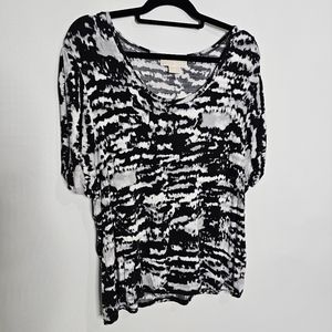 Super soft Michael Kors top with split sleeves